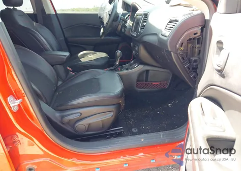 2019 Jeep Compass Trailhawk 4X4 z USA, uszkodzony, nr VIN 3C4NJDDB1KT793885